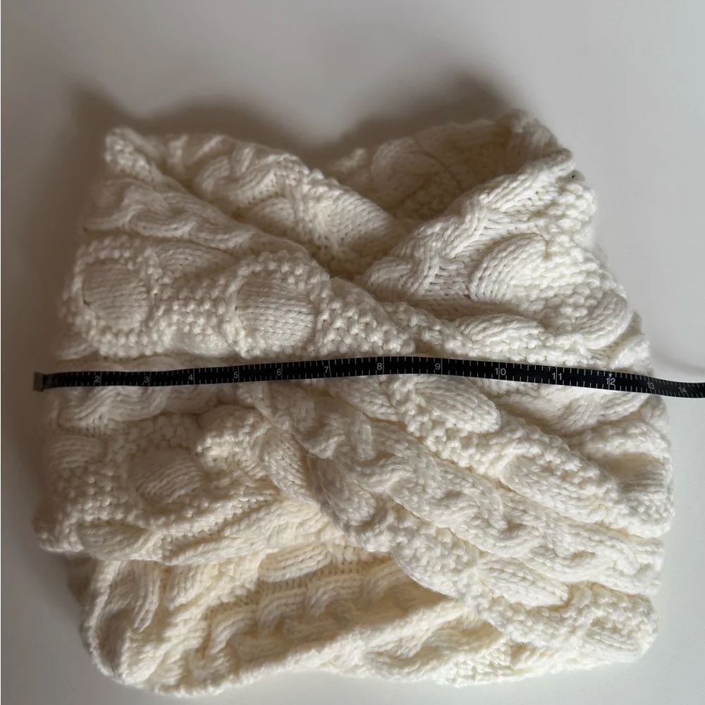Gap Scarf Cozy Knit Infinity Neck Warmer Cream Beige Ivory Wool One Size